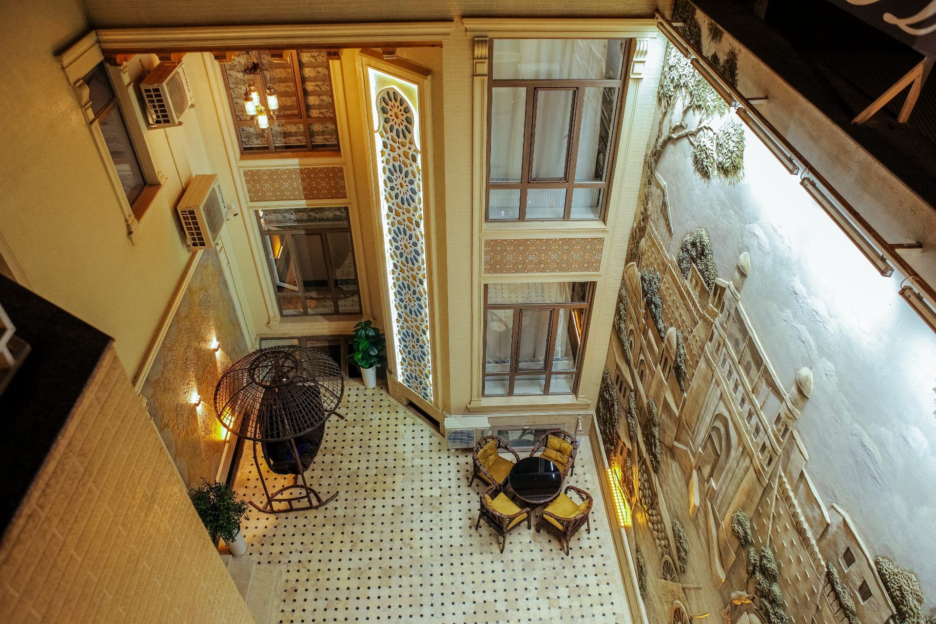 «Восточный дворик Aida Hotel»